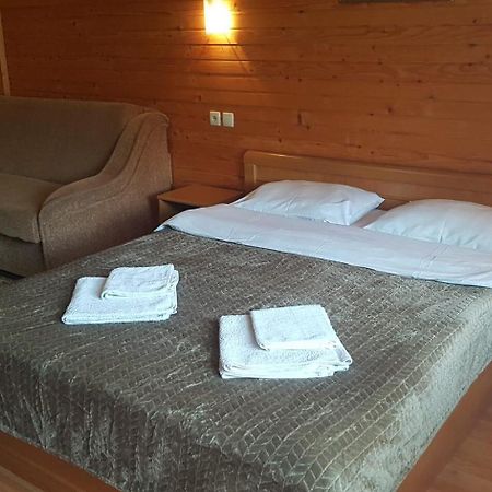 Karpatski Zori Hotel 布克维 外观 照片