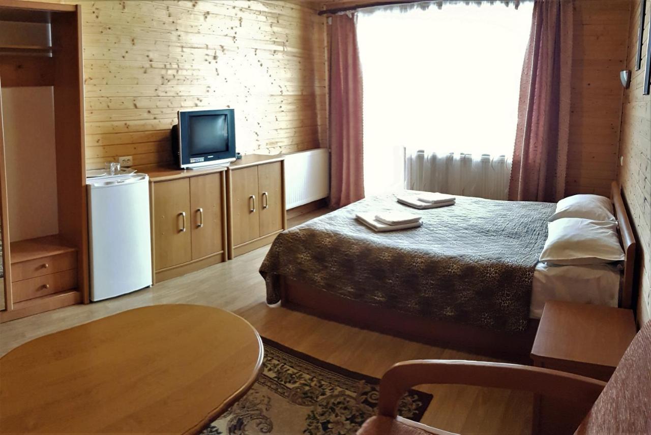 Karpatski Zori Hotel 布克维 外观 照片