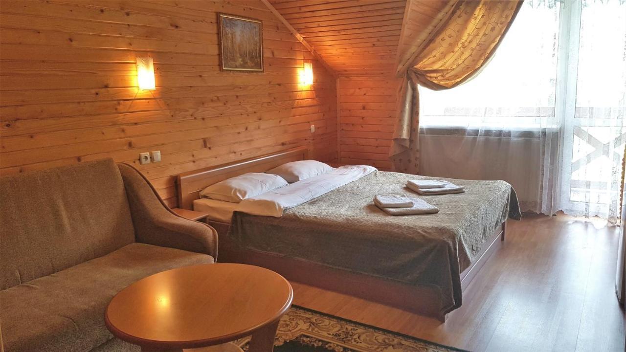 Karpatski Zori Hotel 布克维 外观 照片
