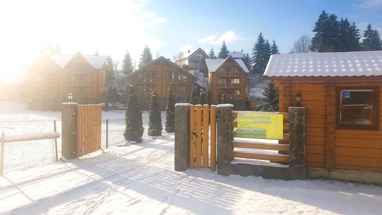 Karpatski Zori Hotel 布克维 外观 照片