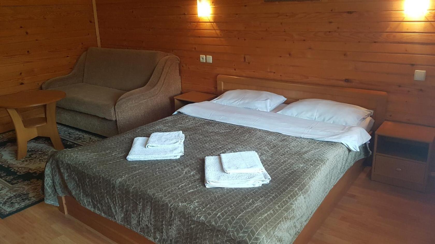 Karpatski Zori Hotel 布克维 外观 照片