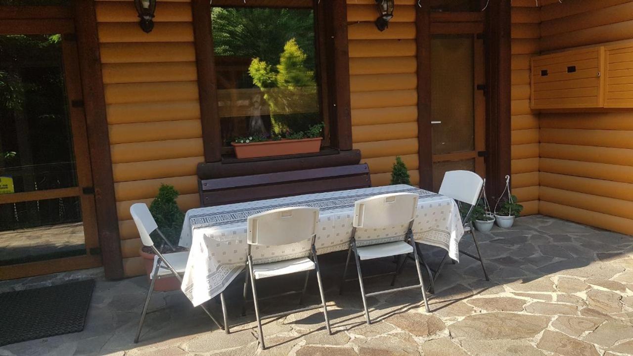 Karpatski Zori Hotel 布克维 外观 照片