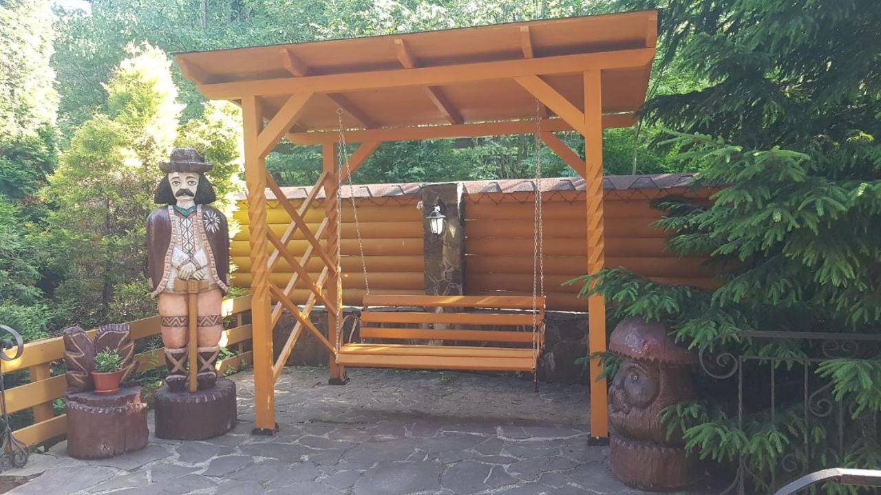 Karpatski Zori Hotel 布克维 外观 照片