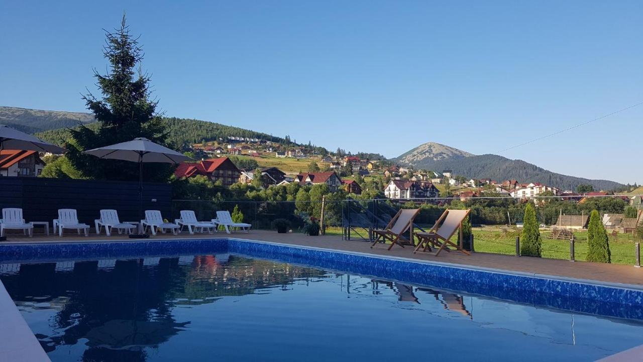 Karpatski Zori Hotel 布克维 外观 照片