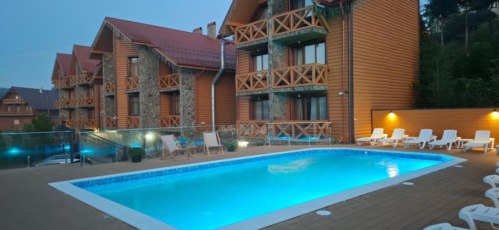 Karpatski Zori Hotel 布克维 外观 照片