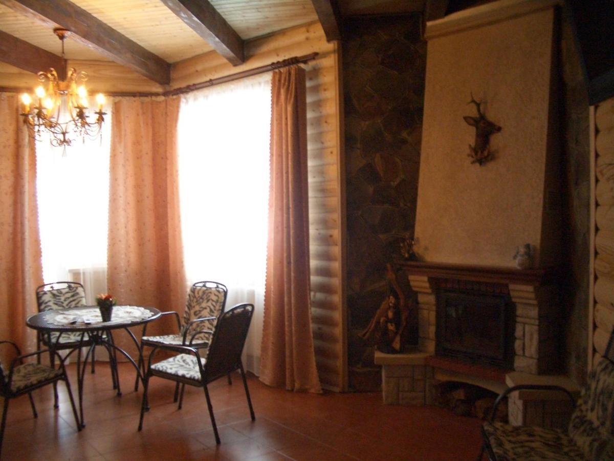 Karpatski Zori Hotel 布克维 外观 照片